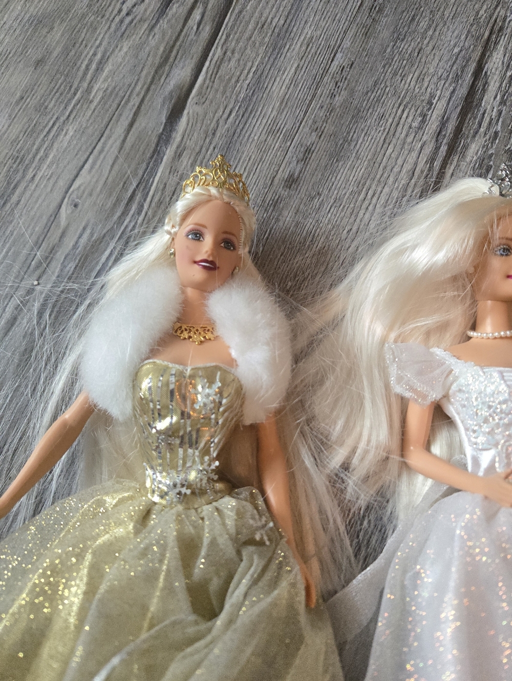 Sparkle Barbies Bundle - Gold & White Gowns - Picture 4 of 9